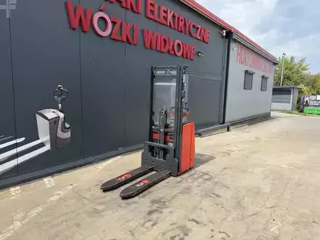 Wózek wysokiego podnoszenia  Linde L14 (12)