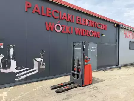 Wózek wysokiego podnoszenia  Linde L14 (9)