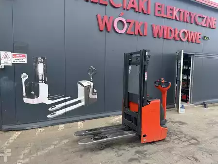 Wózek wysokiego podnoszenia  Linde L12i (10)