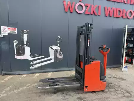 Wózek wysokiego podnoszenia  Linde L12i (8)