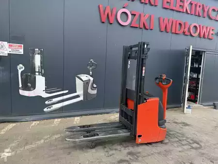 Wózek wysokiego podnoszenia  Linde L12i (9)