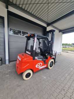 Chariot 4 roues électrique 2023  EP Equipment EFL 353 (4) 