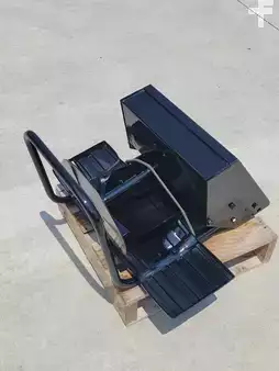 Other 2016  Bobcat SAND SPREADER (7)