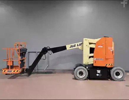 Other 2017  JLG E300AJ (1)