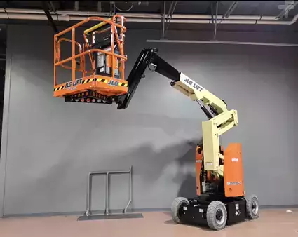 Other 2017  JLG E300AJ (8)