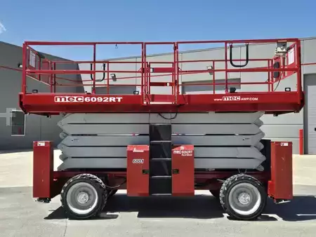 Montacargas Todo Terreno 2015  Meclift 6092RT (1)