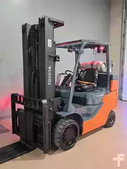 Propane Forklifts 2020  Toyota 8FGC35U-BCS (3)