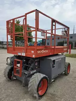 Montacargas Todo Terreno 2014  Skyjack SJ6826RT (3)