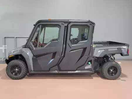 Misceláneos 2019  Cushman HAULER 4X4 (1)