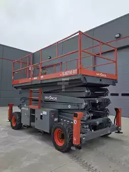 Montacargas Todo Terreno 2017  Skyjack SJ9250 RT (3)