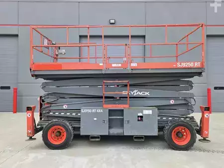 Montacargas Todo Terreno 2017  Skyjack SJ9250 RT (6)