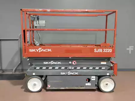 4-Wheel Electric - Skyjack SJIII3220 (1)