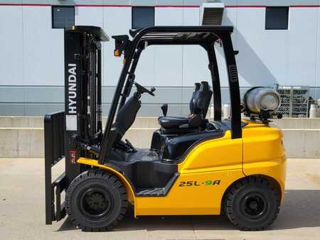 Diesel Forklifts 2022  Hyundai 25L-9A (1) 