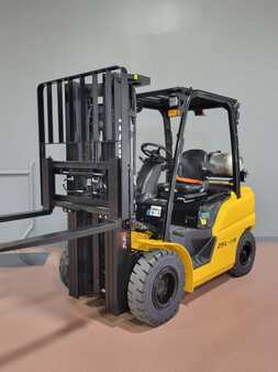 Diesel Forklifts 2016  Hyundai 25L-9A (7) 