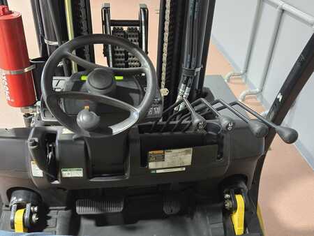 Diesel Forklifts 2019  Yale GLC155VX (15) 