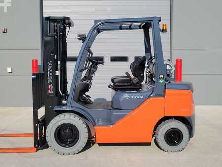 Diesel Forklifts 2024  Toyota 8FGU25 (1)