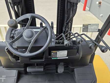 Diesel Forklifts 2017  Yale GLP155VX (18)