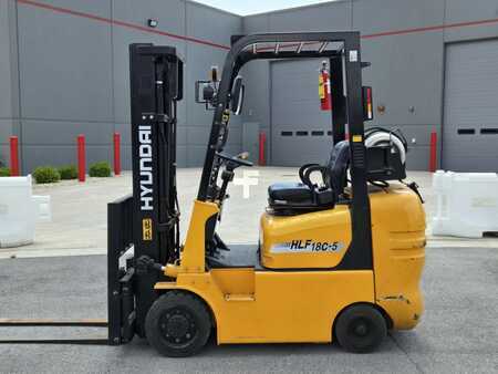 Diesel Forklifts 2005  Hyundai HLF18C-5 (1)