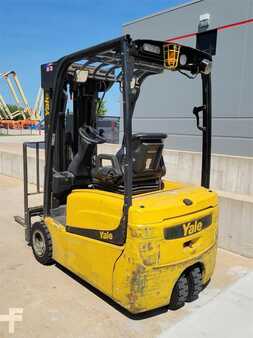 Diesel Forklifts 2017  Yale ERP040VT (2)