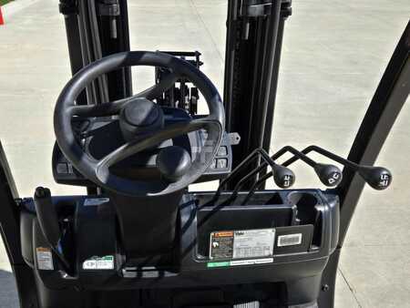 Diesel Forklifts 2016  Yale GLC050VX (15)