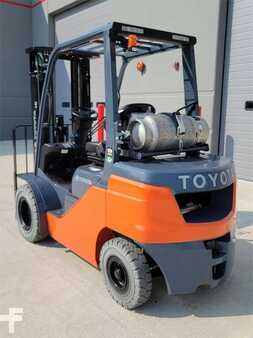 Diesel Forklifts 2024  Toyota 8FGU25 (2)