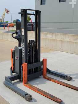 Diesel Forklifts 2018  Toyota 8BWS13 (4)