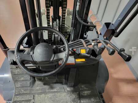 Diesel Forklifts 2016  Toyota 8FGC45U (13)