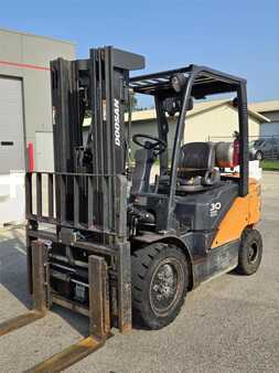 Diesel Forklifts 2019  Doosan G30N-7 (3)