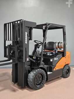 Propane Forklifts 2019  Doosan G30N-7 (7)