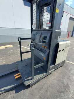 Vertical order pickers 2008  Crown SP3505-30 (8)