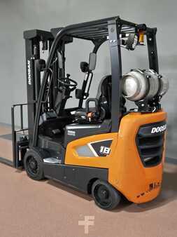 Carretilla elevadora GLP 2021  Doosan GC18S-9 (2)