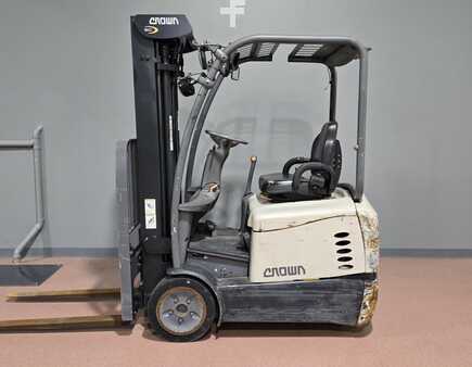 Diesel Forklifts 2020  Crown SC5215-30 (1)