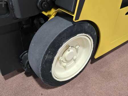 Reach Trucks 2015  Yale ESC035AD (11)