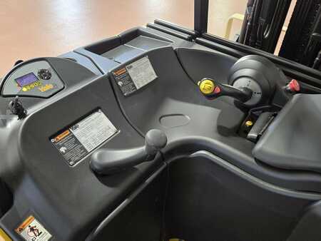 Reach Trucks 2015  Yale ESC035AD (15)