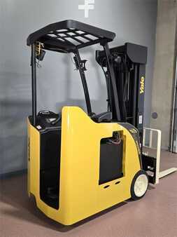 Reach Trucks 2015  Yale ESC035AD (5)