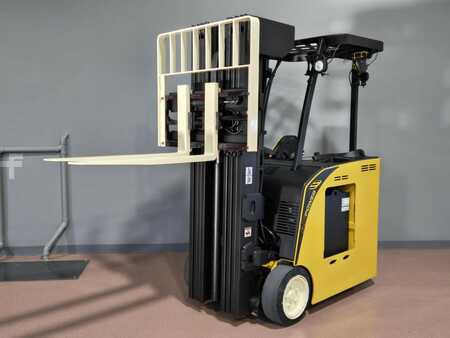 Reach Trucks 2015  Yale ESC035AD (8)