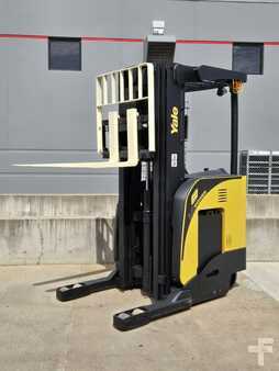 Reach Trucks 2020  Yale NR045EB (7)