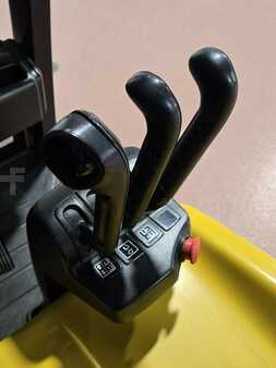 Diesel Forklifts 2019  Yale ERC050VG (11)