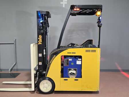 Reach Trucks 2019  Yale ESC040AD (1)