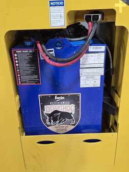 Reach Trucks 2019  Yale ESC040AD (12)