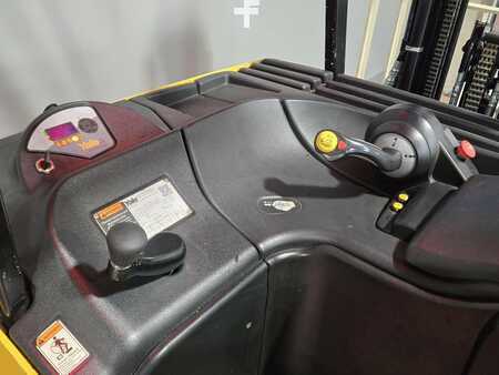 Reach Trucks 2019  Yale ESC040AD (13)
