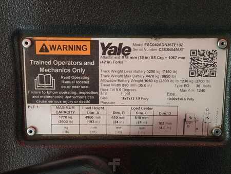 Reach Trucks 2019  Yale ESC040AD (15)