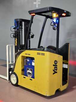 Reach Trucks 2019  Yale ESC040AD (2)