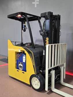 Reach Trucks 2019  Yale ESC040AD (4)