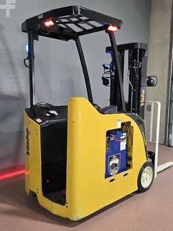 Reach Trucks 2019  Yale ESC040AD (5)