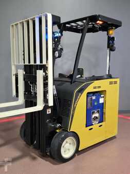 Reach Trucks 2019  Yale ESC040AD (7)