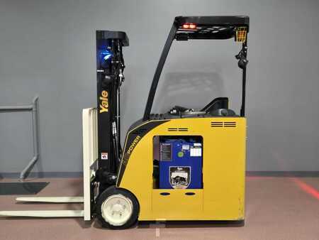 Reach Trucks 2019  Yale ESC040AD (1)