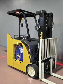 Reach Trucks 2019  Yale ESC040AD (4)