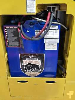 Reach Trucks 2019  Yale ESC040AD (9)