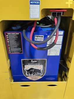 Reach Trucks 2019  Yale ESC040AD (10)